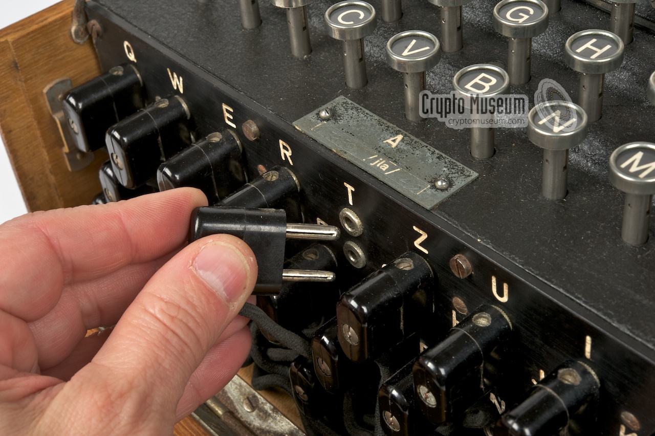 Removing a plug (Stecker)