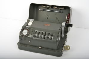 CX-52 with cover open