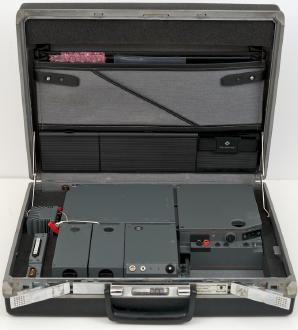 Open Samsonite case with FS-5000