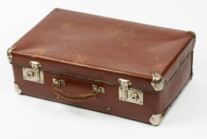 Fibreboard travel suitcase
