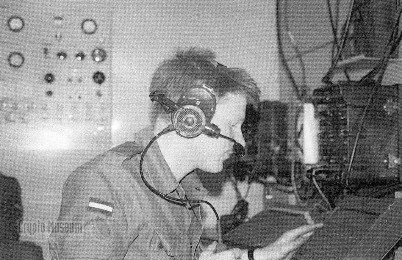 Dutch special forces using MEROD in a command center