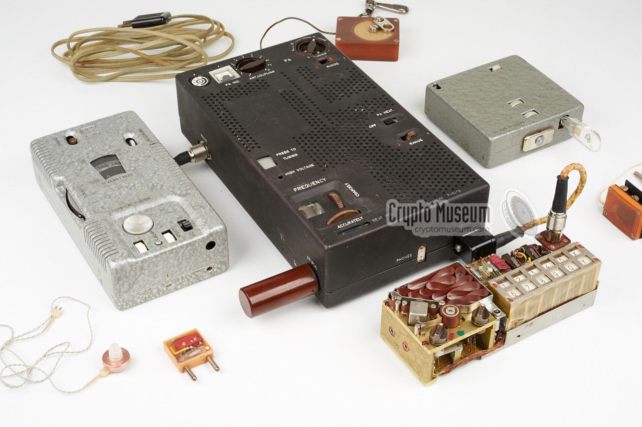 Czechoslivakian SIRIUS spy radio set, used during the Cold War