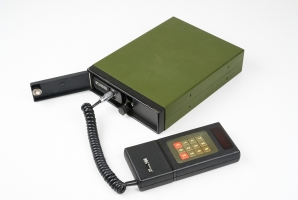 Vericript 1100 with key loader connected