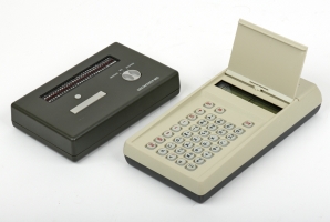 HC-520 (right), developed by Siemens, marketed by Crypto AG. At the left is the Gretacoder 905 from competitor Gretag. Click for more information.