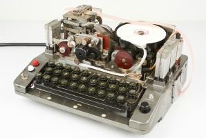 Noreen cipher machine. Click for further information.
