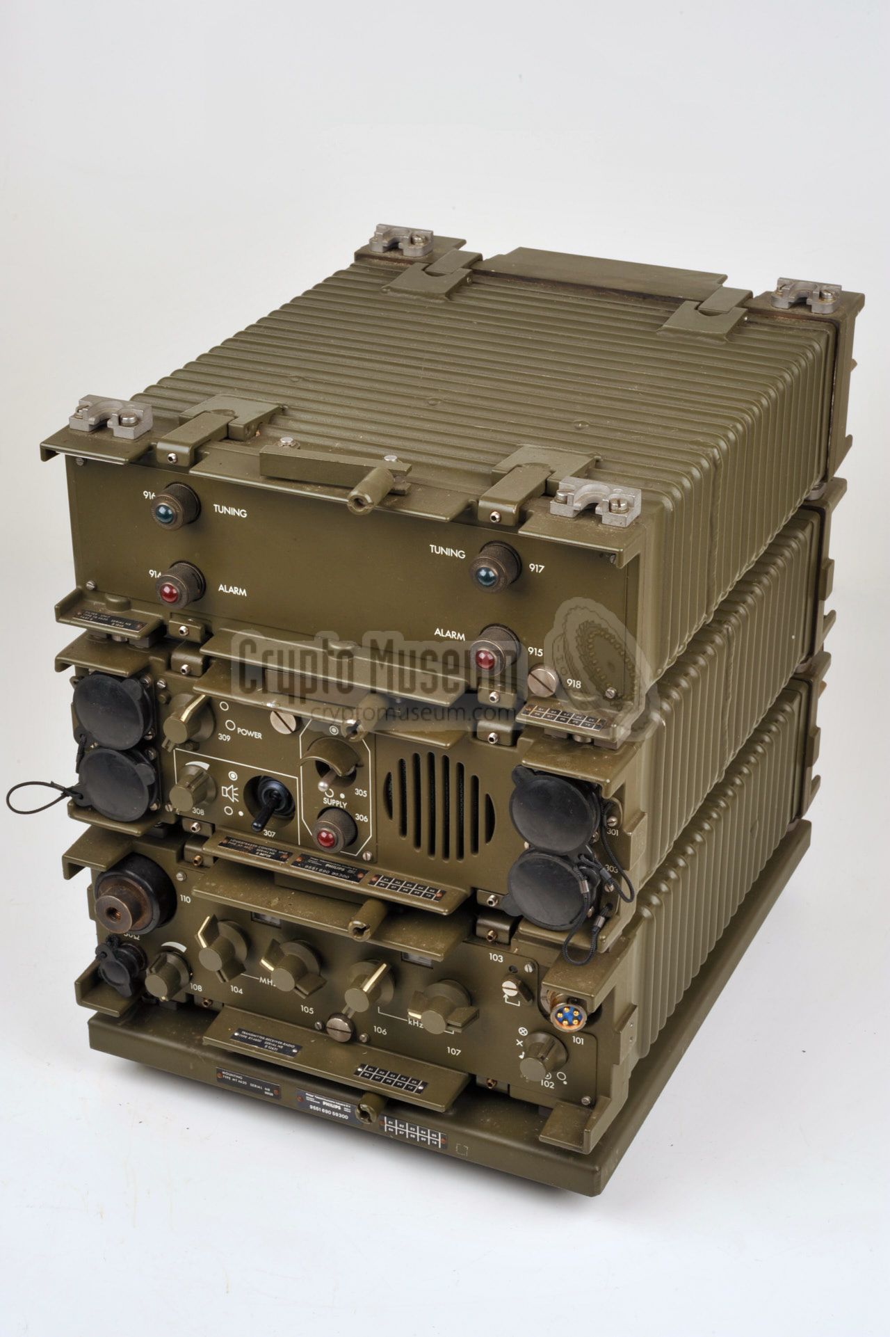 RT-4600 radio set, consisting of transceiver, intercom and filter unit
