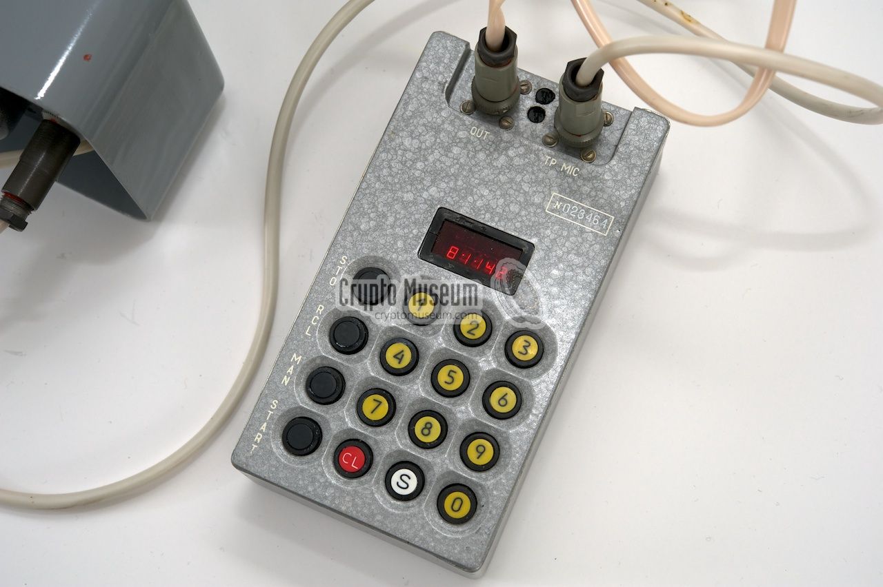 DKM-S burst encoder connected to a radio