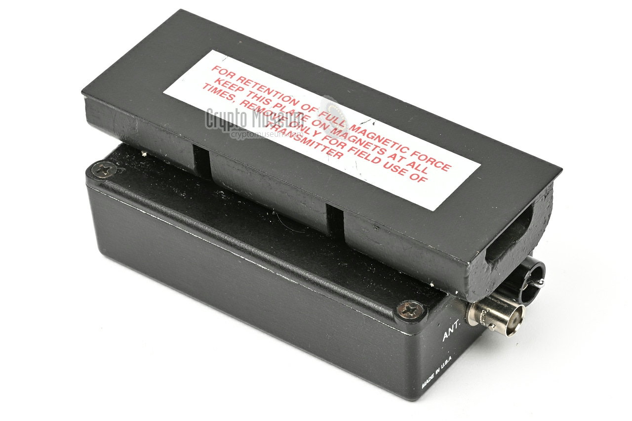 TX-602D tracking transmitter with magnet -  top view