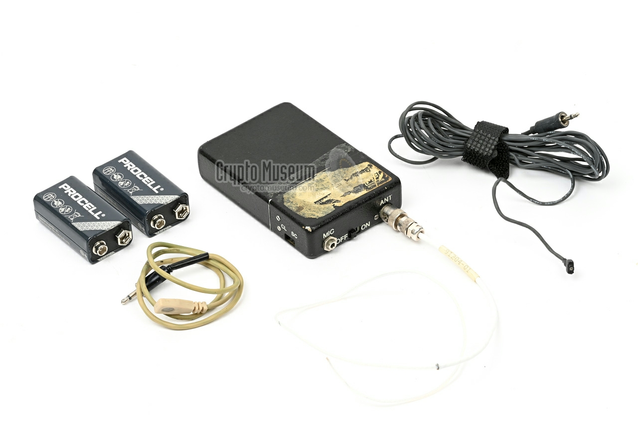 TX-916 body transmitter with accessoriries
