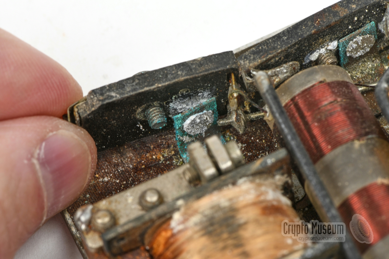 Broken adjustable capacitor