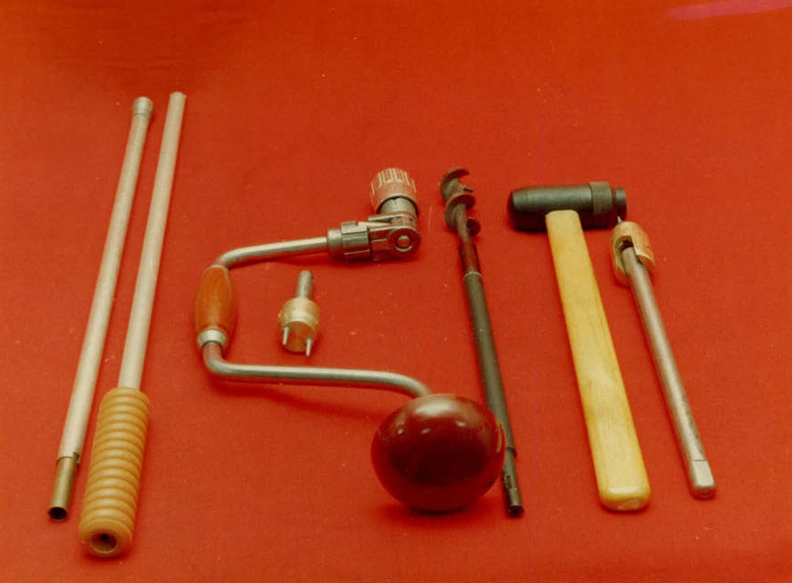 The tools that were used for building Holzwurm into a door [B]. Document kindly provided by Detlev Vreisleben [1][2].