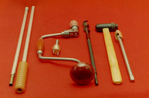 The tools that were used for building Holzwurm into a door [B]. Document kindly provided by Detlev Vreisleben [1][2].