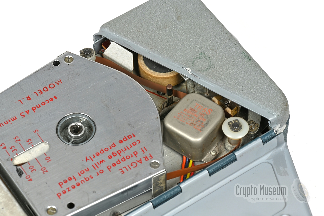 Tape section with combined record/playback head