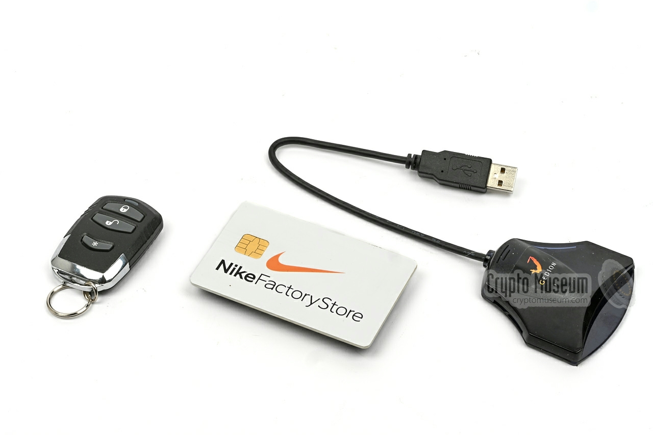 Nevo FX credit card audio recorder with accessories
