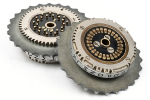 Contact pin (left) and contact plate (right) side