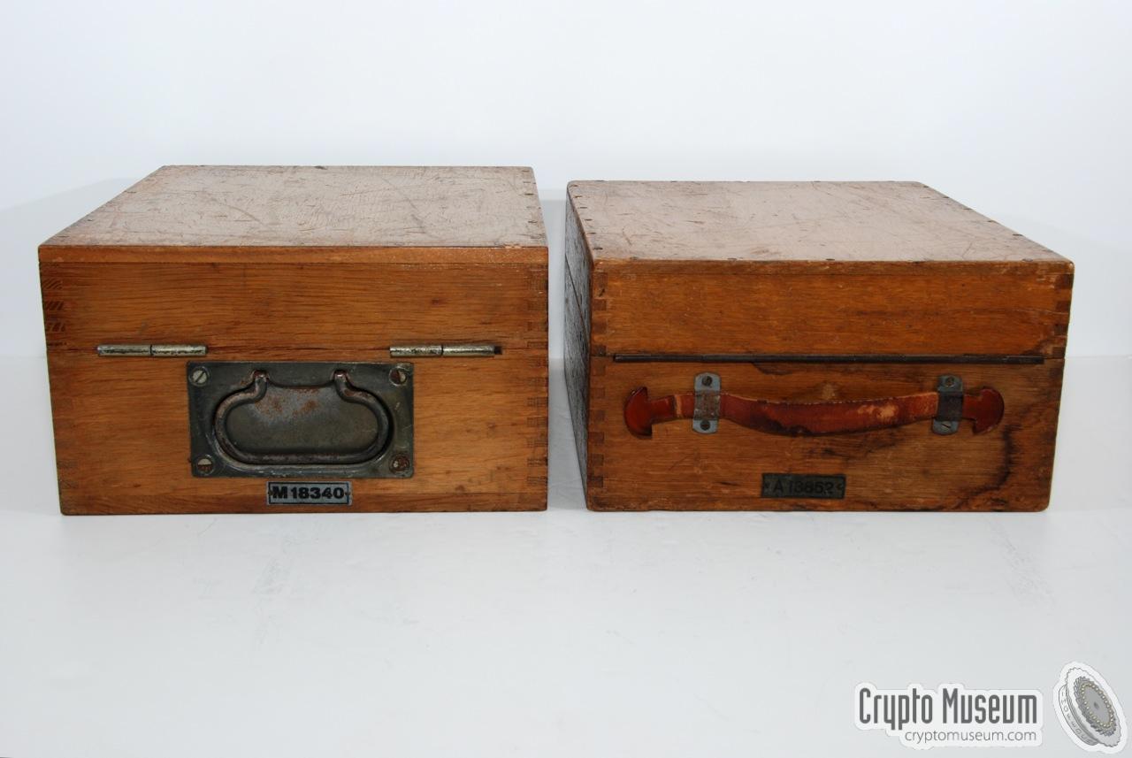 Different handles (left: M4, right: Enigma I)