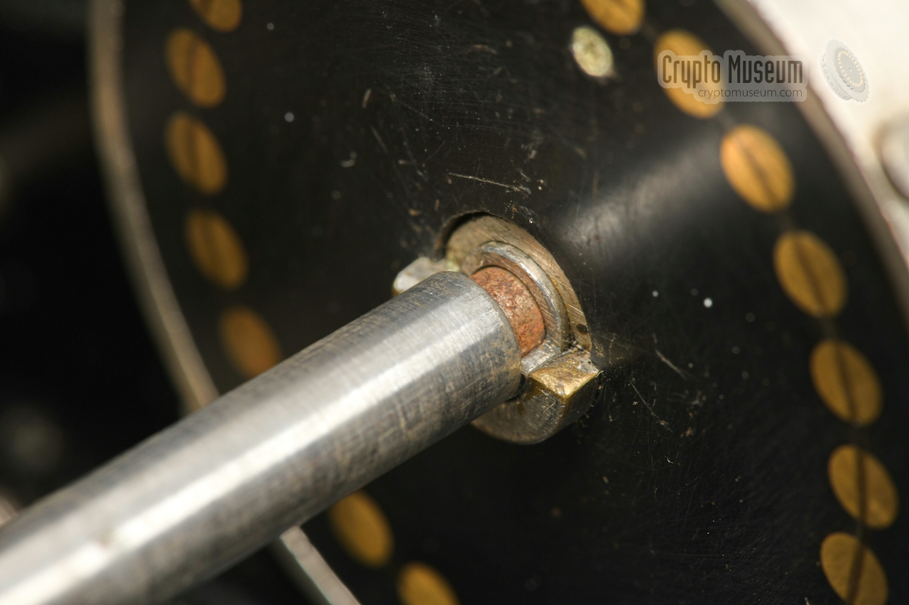 Rotor shaft inside ETW (UKW engaged)