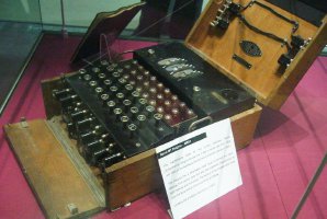 Enigma M1 with serial number M897. Copyright Niels Faurholt [4].