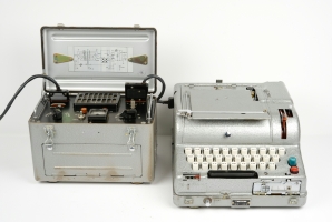 The standard PSU connected to an M-125 Fialka machine