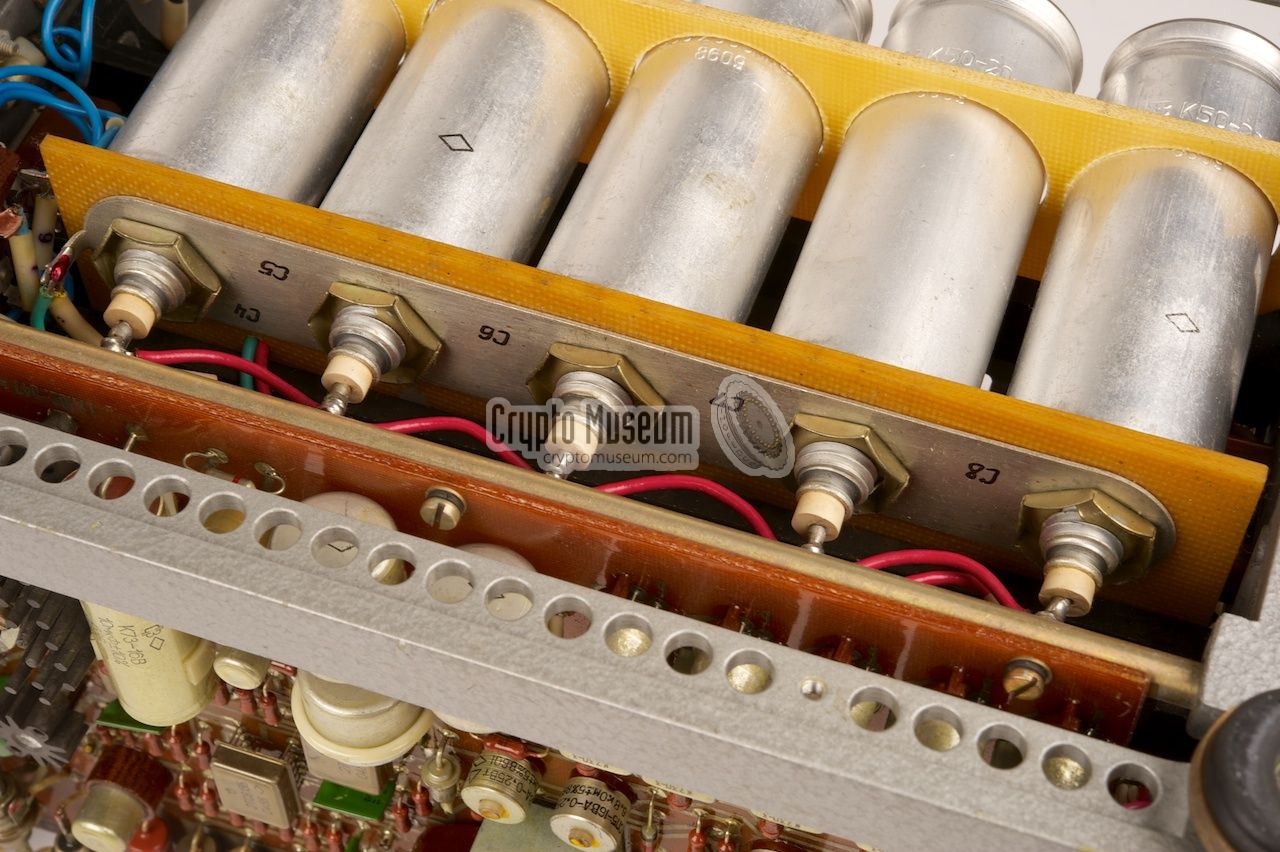 Capacitor array at the bottom of the PSU