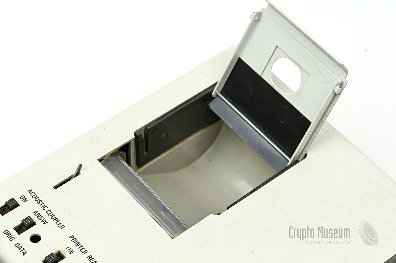 Thermal paper compartment