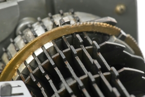 Only the last two slide bars may cause wheel stepping (see the recessed support discs)