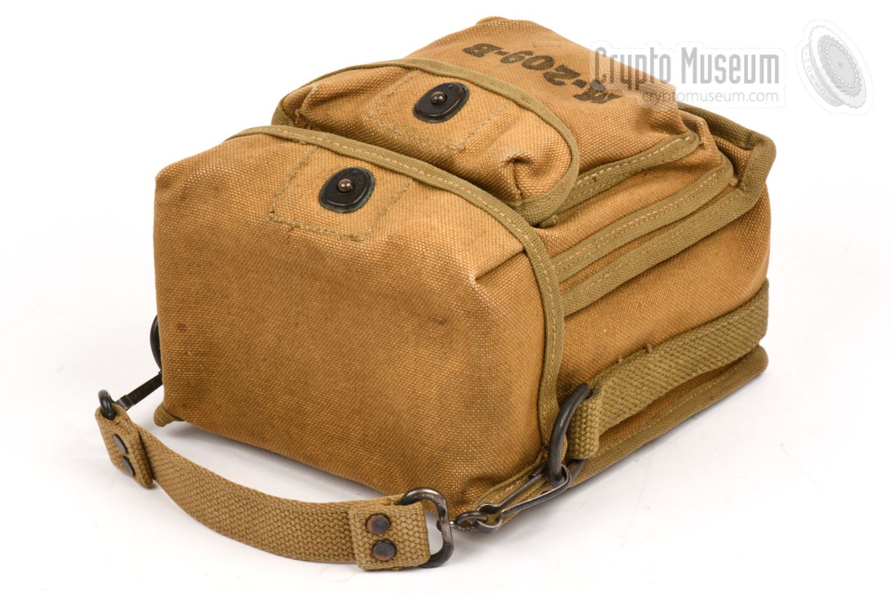 Canvas carrying bag for M-209 cipher machine