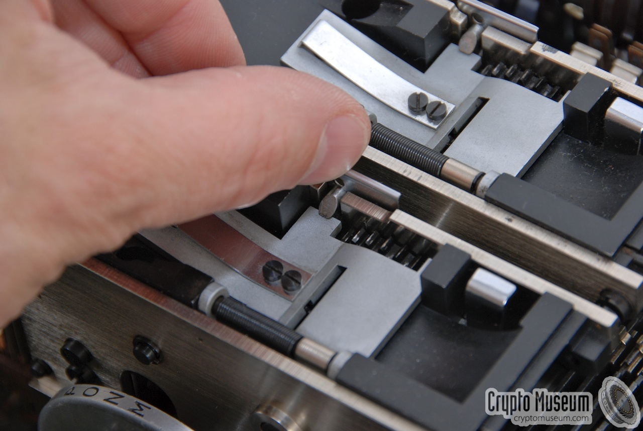 Closing the tape reader again