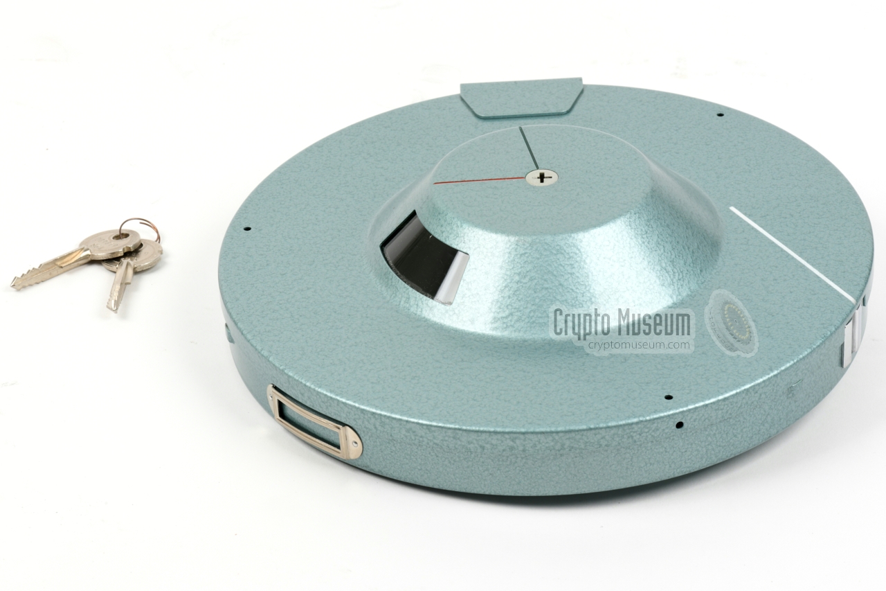 Lockable key-tape cassette for the Lorenz Mixer Mi-544, with two keys