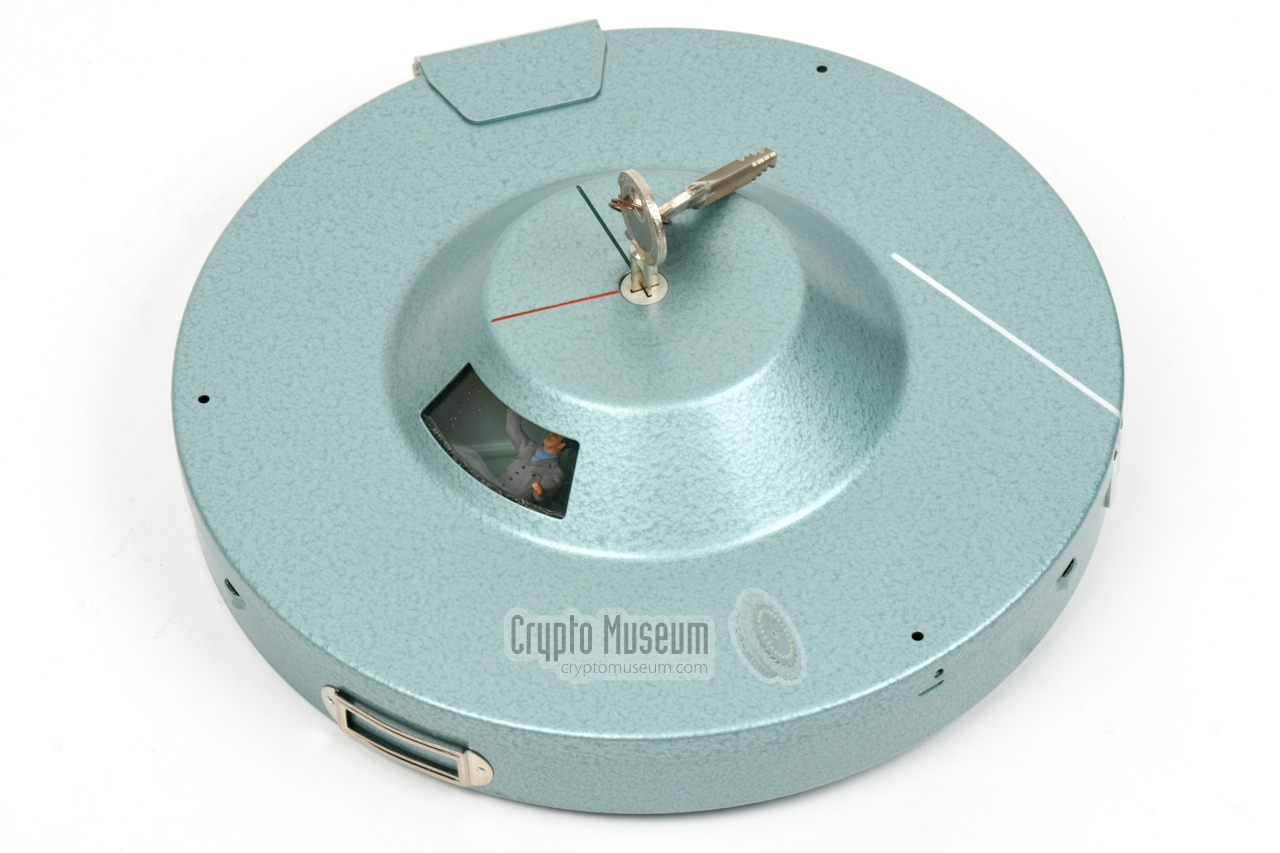 LoMi key-tape cassette