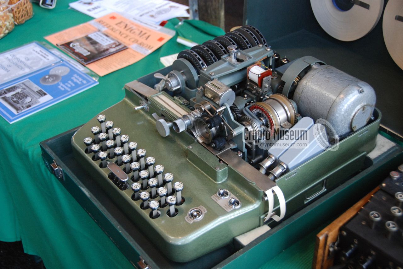 OMI Cryptograph-CR with top lid removed