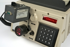 When the key filler is connected, the display reads 'COMSEC ?'.