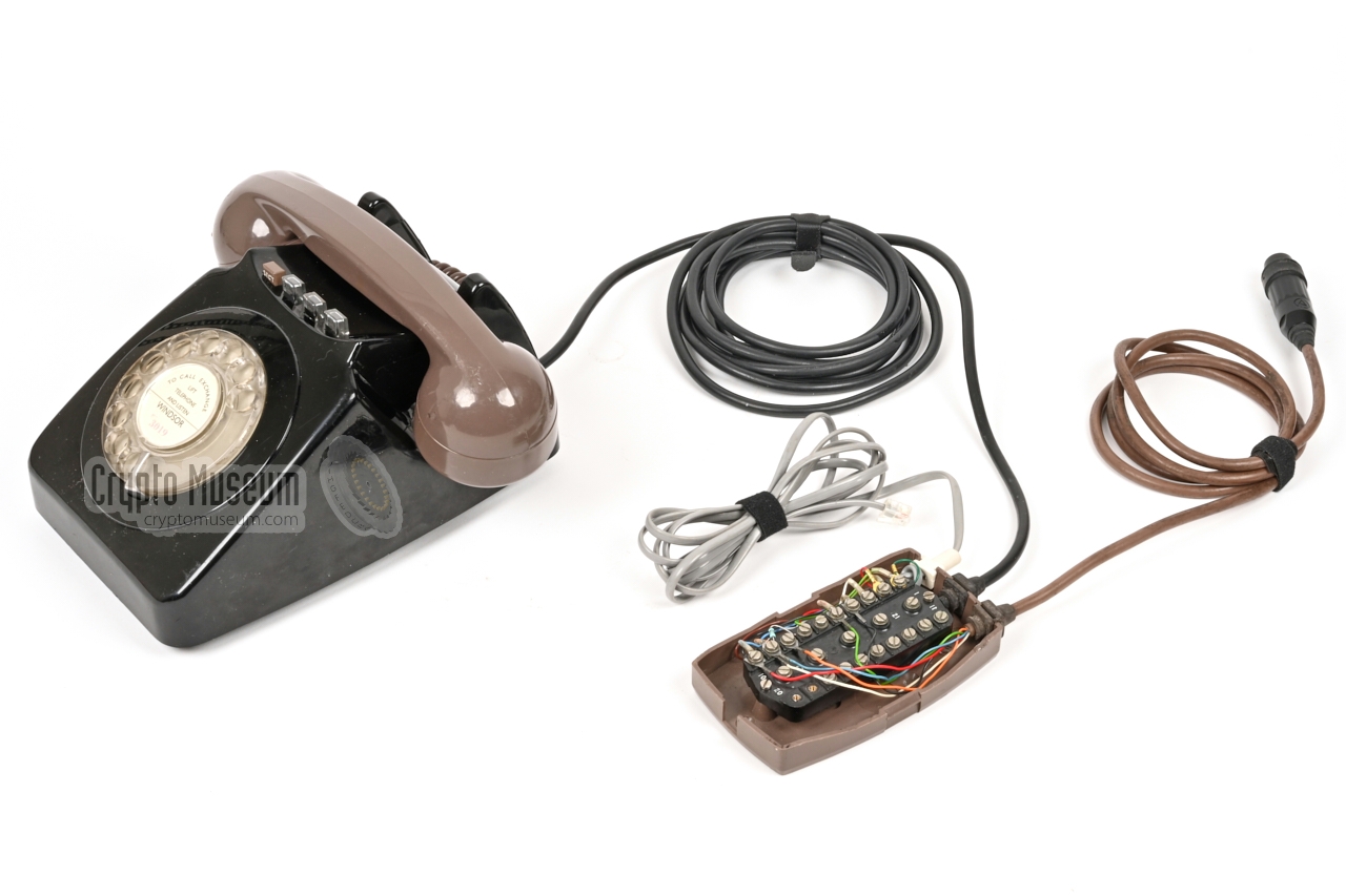 GPO 740 with wiring for Privacy Set and subscriber line