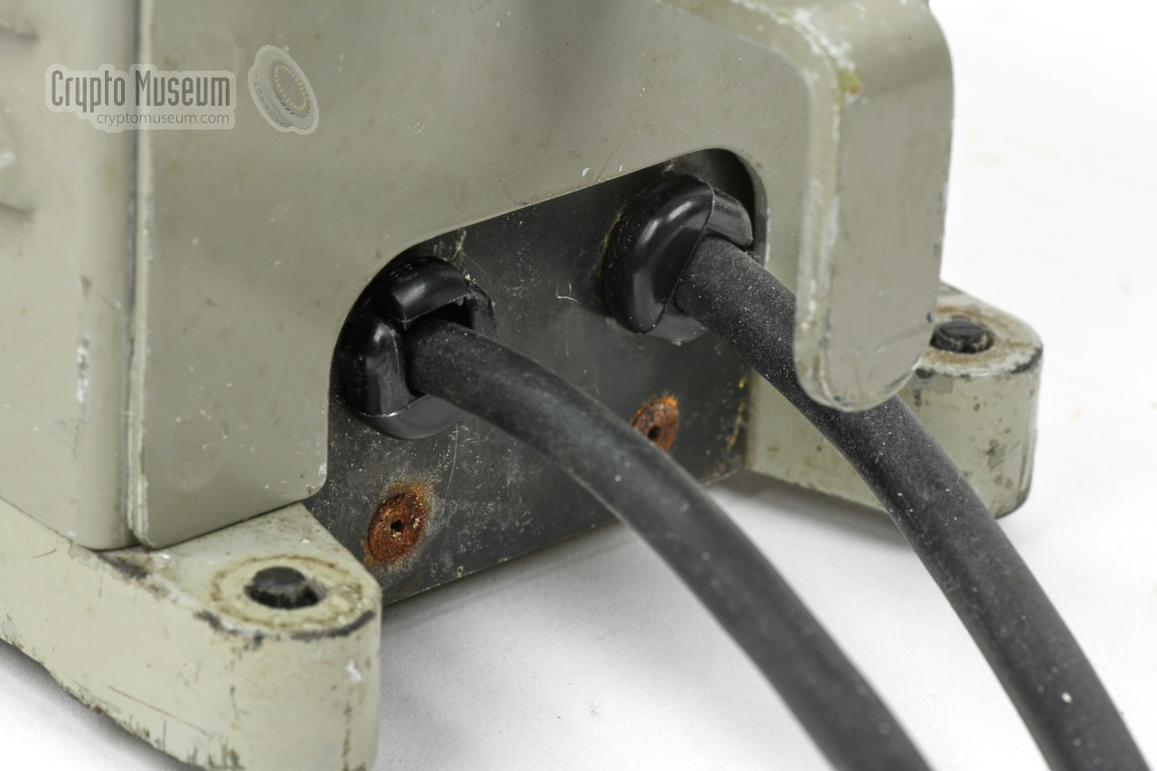 Cable inlets with strain relief