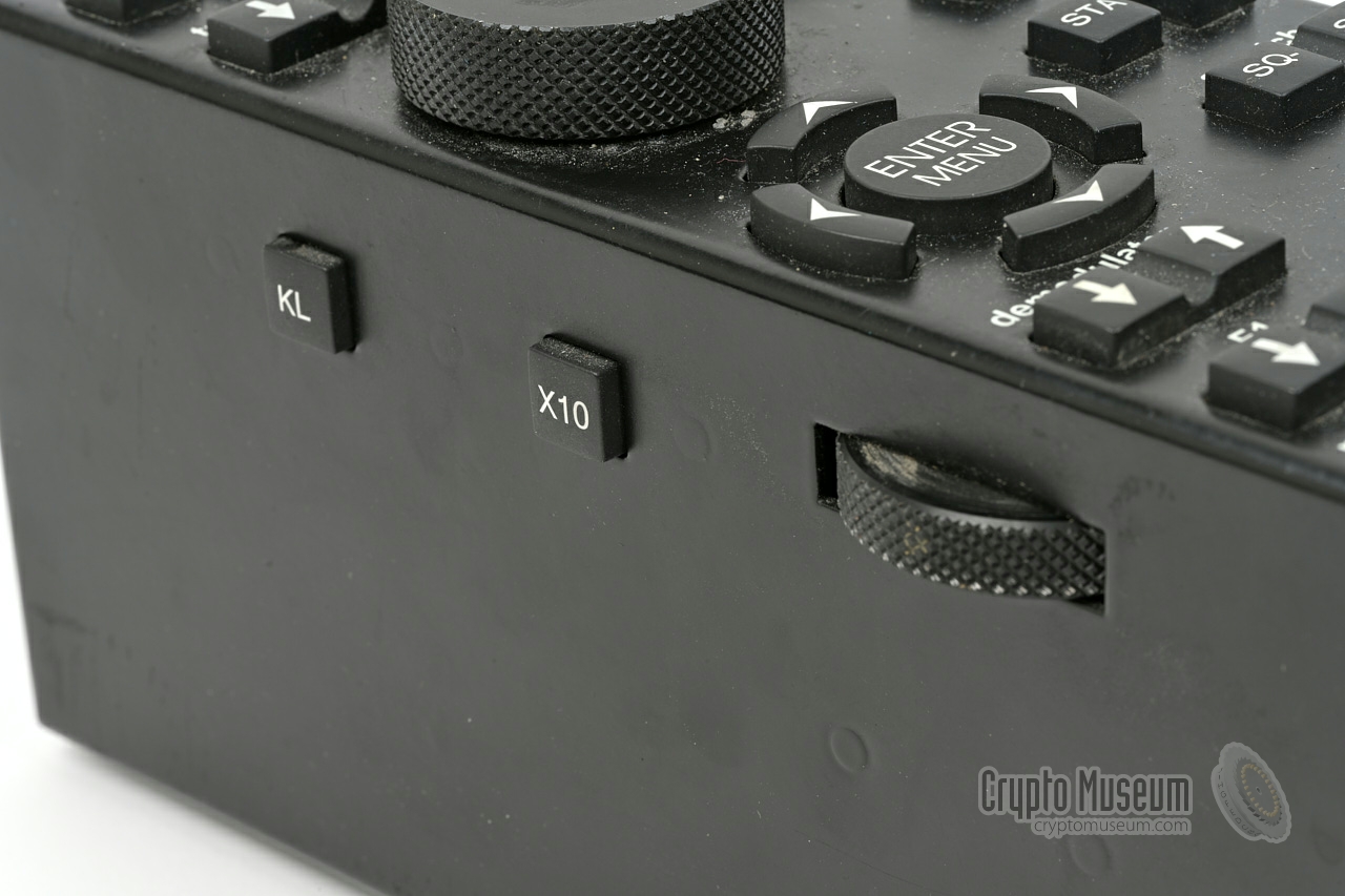 Buttons and volume control at the left side