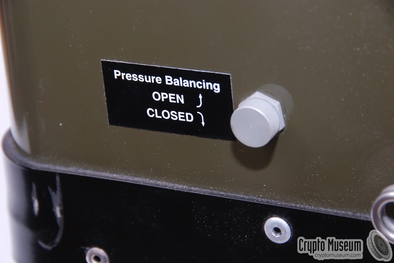 The air pressure balancing vent