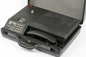 Clandestine Castor car phone (AEG 4015C) in Samsonite briefcase