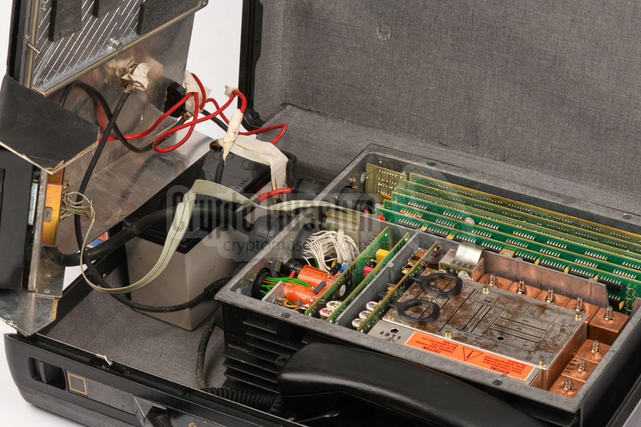 Interior of a hacked Castor car phone