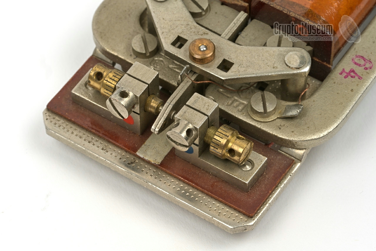 Single-pole double-throw (SPDT) switch inside the Trls-43a polar relay