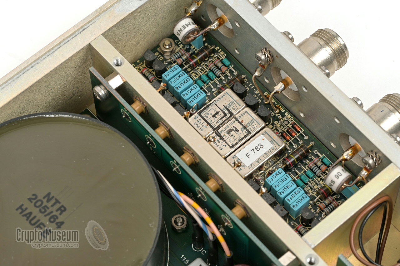 Antenna diversity switching unit