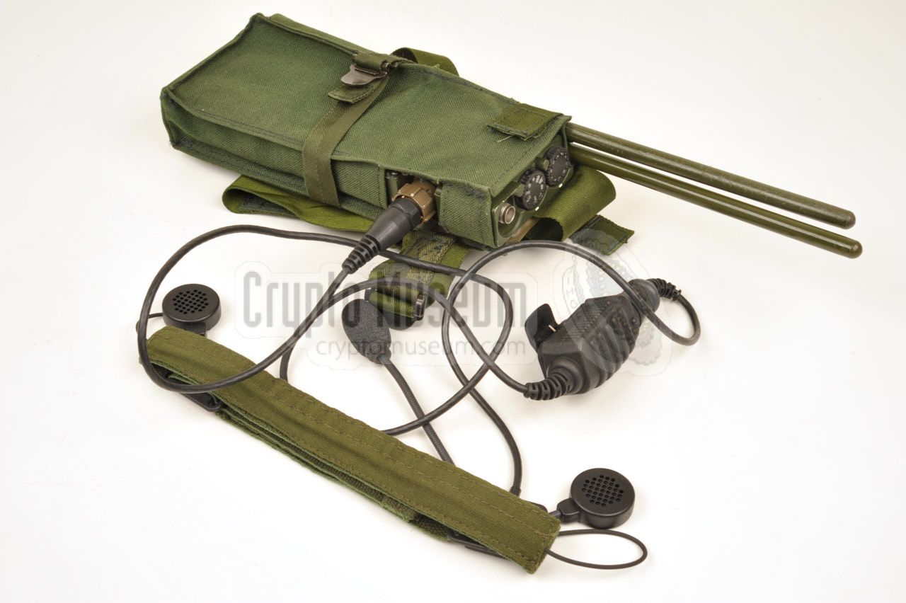 PRM-4720 in carrying case, with antennas, microphone and speaker