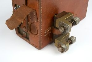 Antenna connector fitted to the 94-6 radio