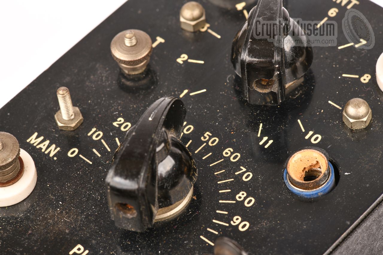 Broken lamp and missing ground terminal screw