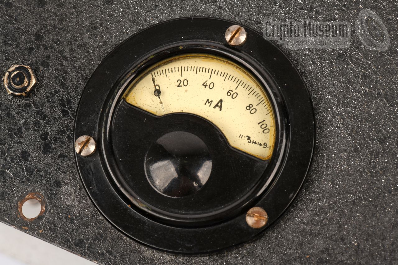 Close-up of the cathode current meter