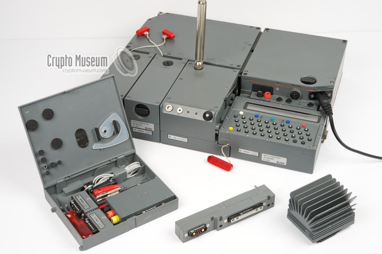 FS-5000 station with accessories