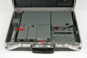 FS-5000 with DSU inside Samsonite attach� case