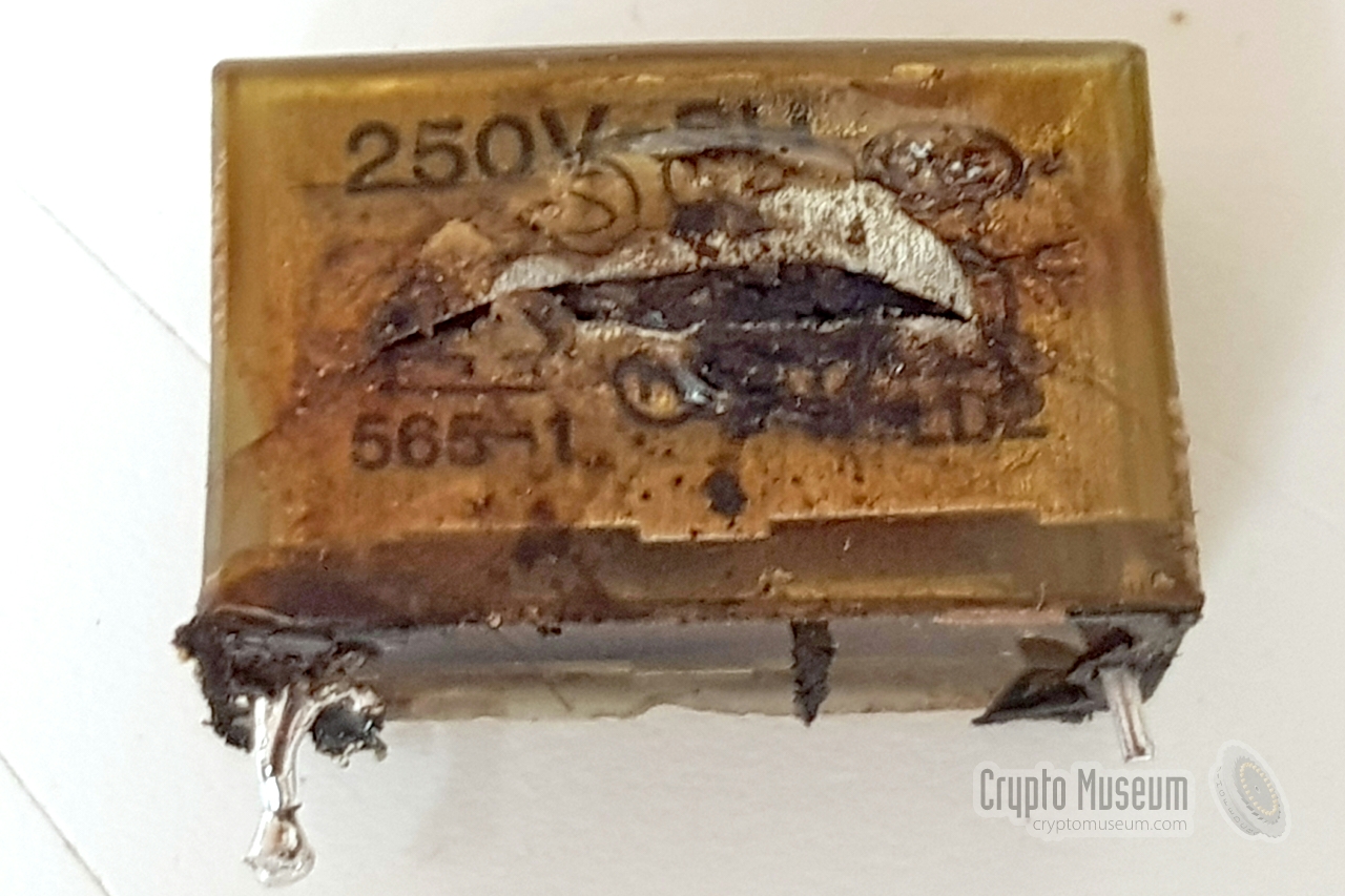RIFA capacitor from FS-5000 PSU. Photograph by Karsten Hansky [3].
