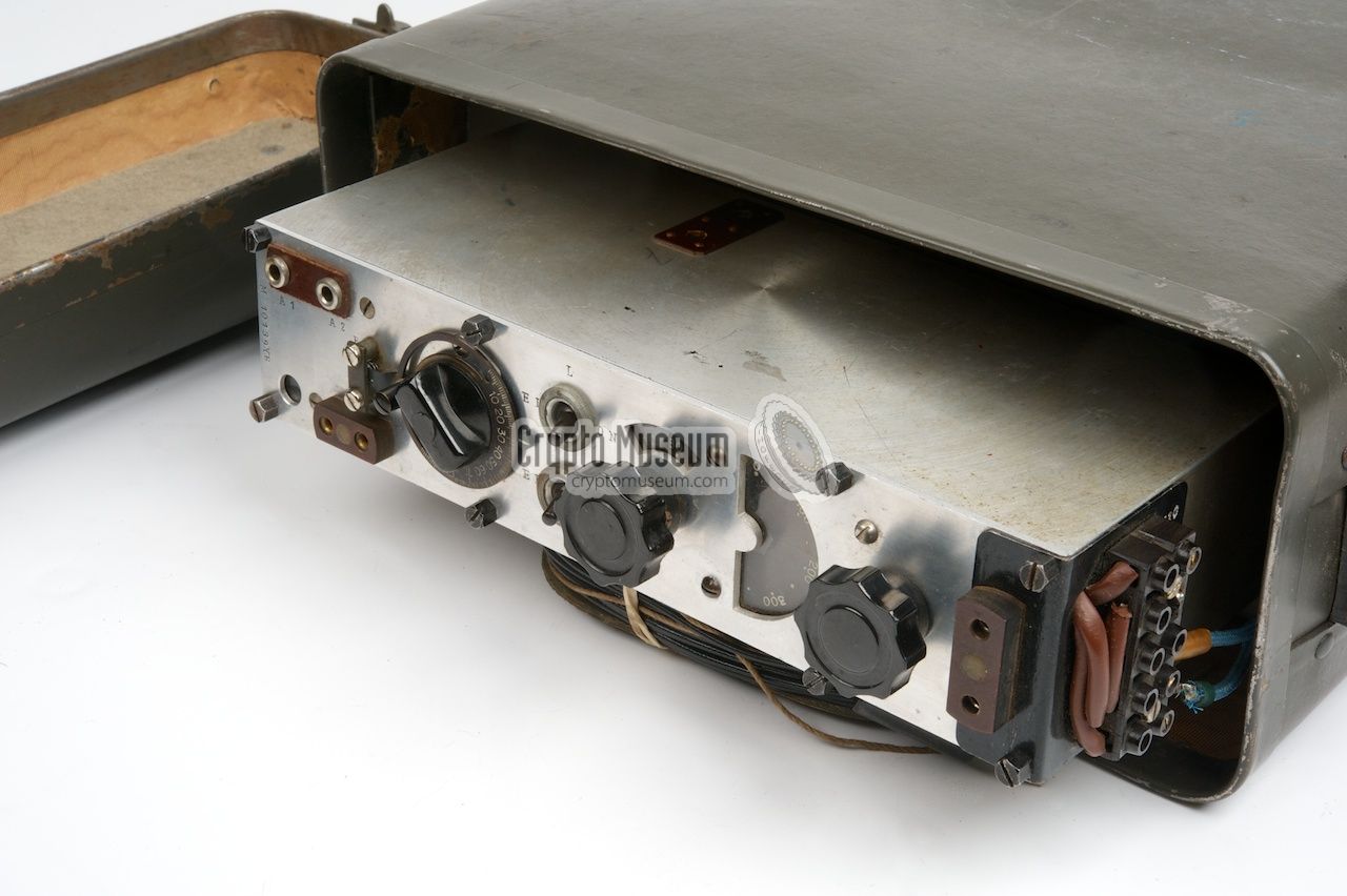 Kyynel M-10X in cardboard container