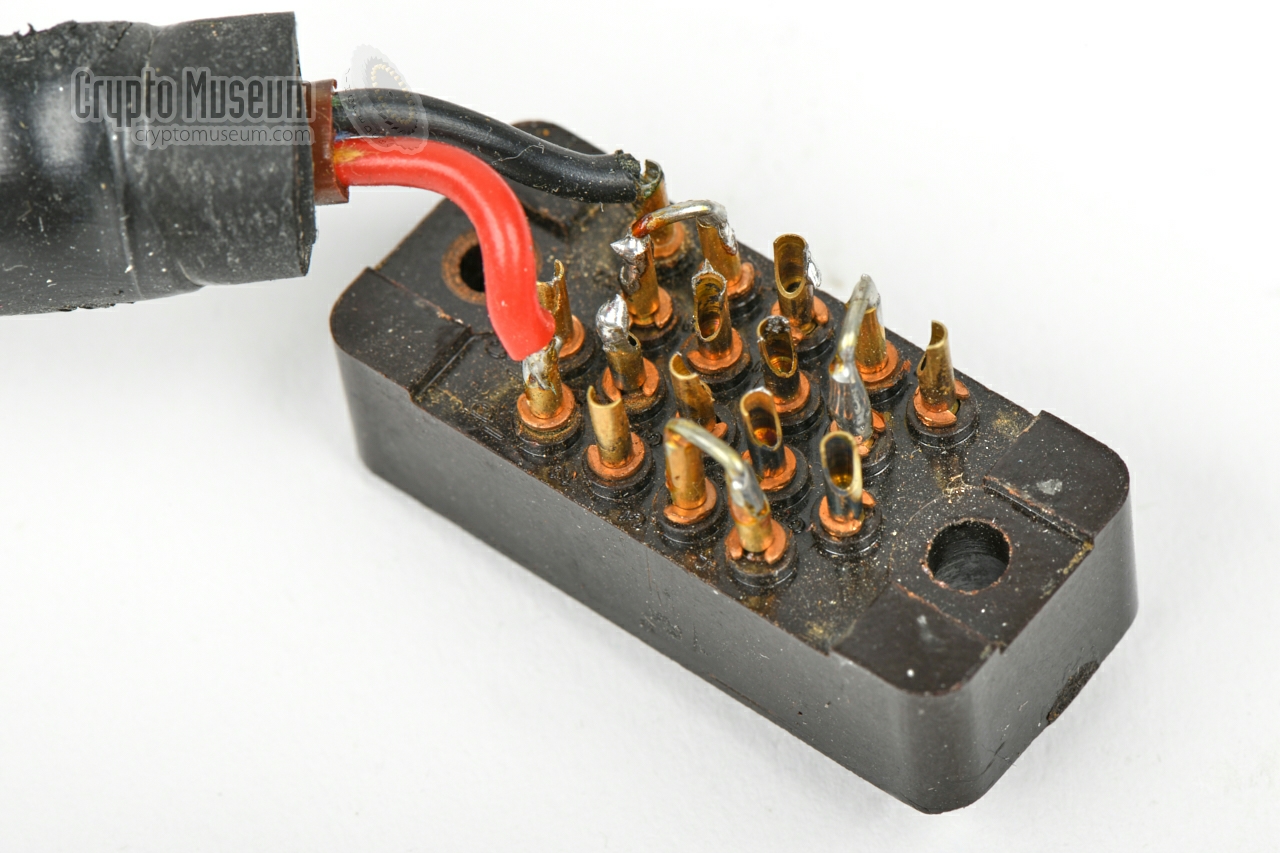 Internal wiring of the mains power cable