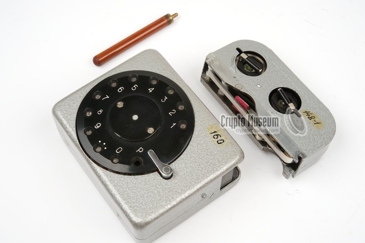 Encoder and cassette, ready to be joined